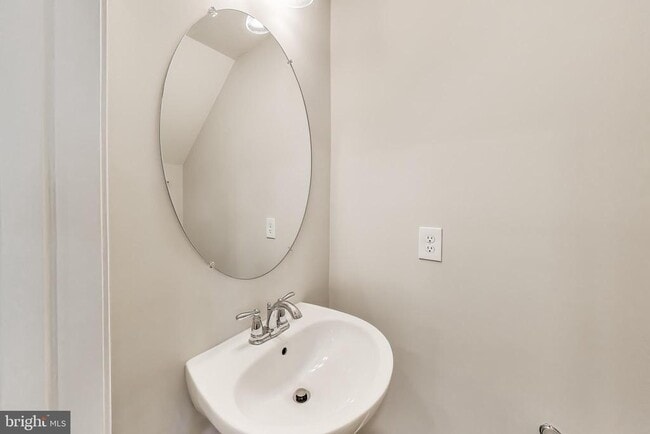 Building Photo - 645 Diamondback Dr