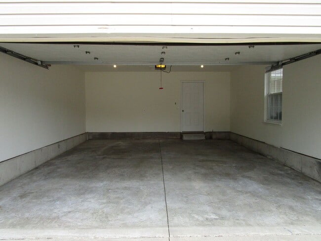 Building Photo - 1619-1621-1621 Juniper Dr