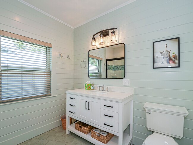 Building Photo - 9340 Frangipani Dr