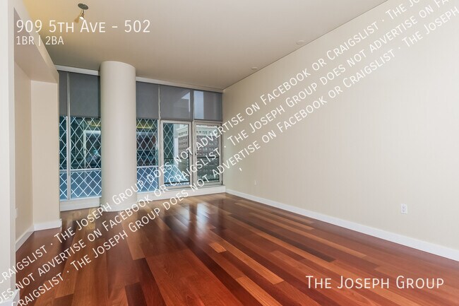 Building Photo - 909 5th Ave