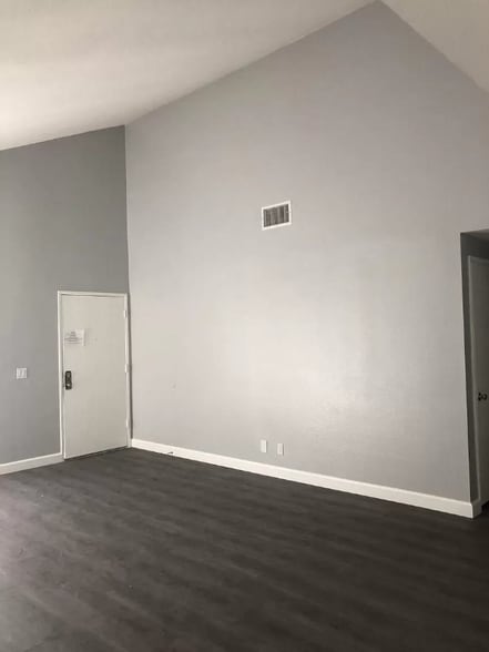 Building Photo - 21107 Vía Santiago