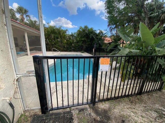 Building Photo - 15385 Whispering Willow Dr