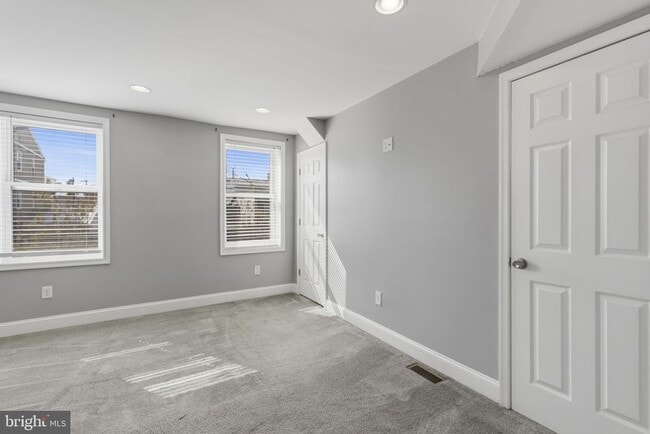 Building Photo - 513 Scott St