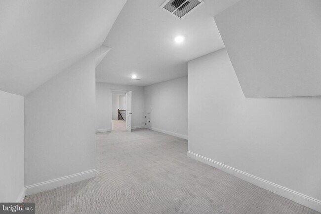 Building Photo - 105 Samjan Cir