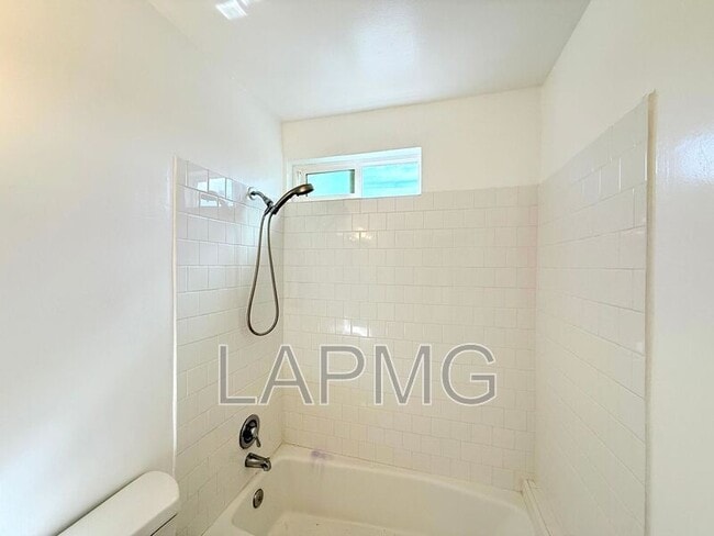 Building Photo - 4080-4084 Leimert Blvd