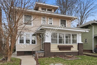 Building Photo - 931 Woodview Blvd