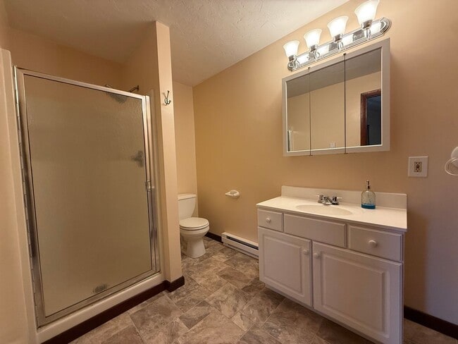 Building Photo - Private and Serene Beauty