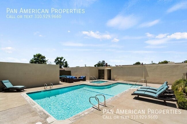 Building Photo - 450 Vista Dr