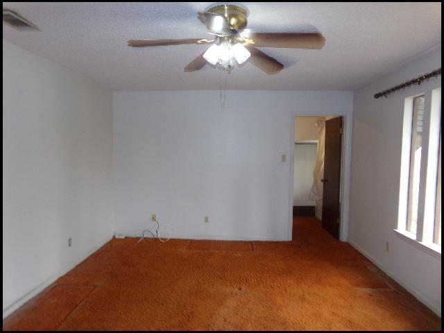 Building Photo - 711 Mimi Ln
