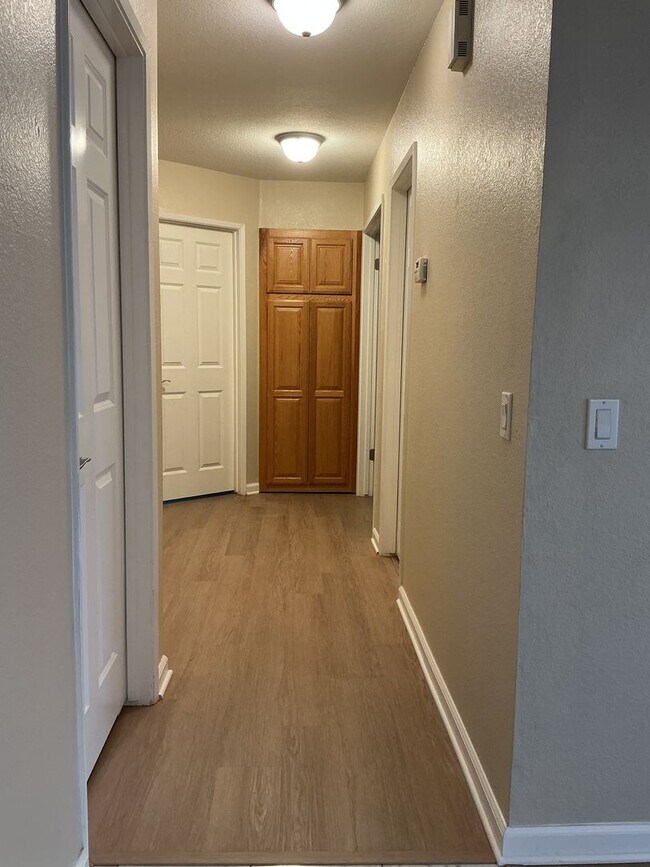 Building Photo - Great Location in Rocklin!