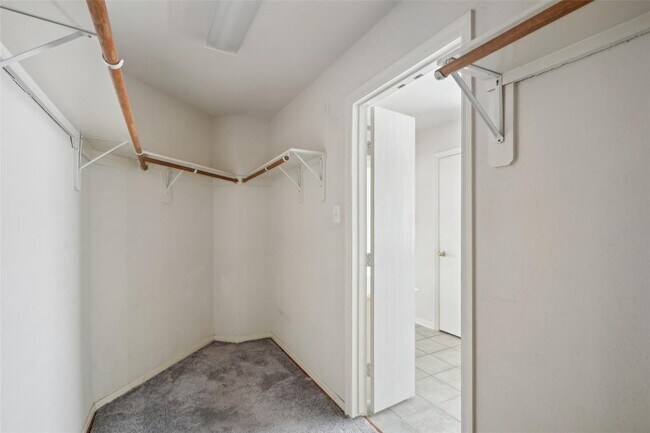 Building Photo - 16614 New Market Ln