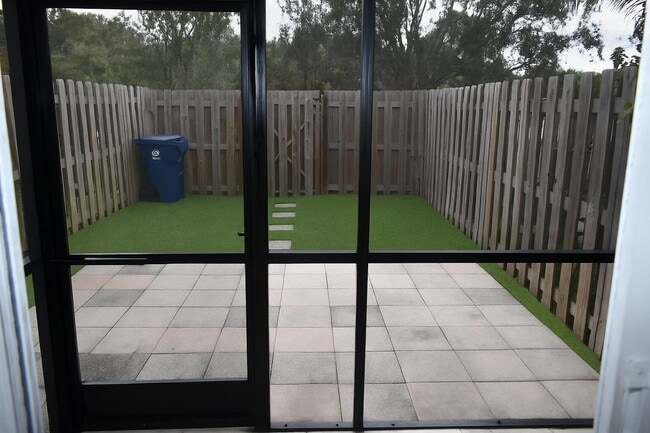 Building Photo - 416 Georgian Park Dr