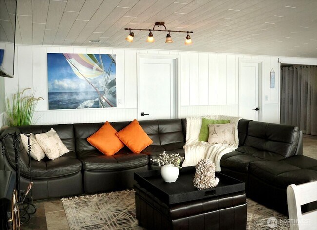 Building Photo - 14300 Frans Dr