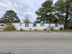 Building Photo - 1925 Bacons Bridge Rd