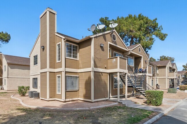 Building Photo - 2 Bedroom Unit - AVAILABLE NOW
