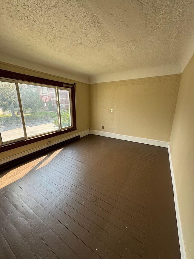 Building Photo - 4438 Pearl Rd