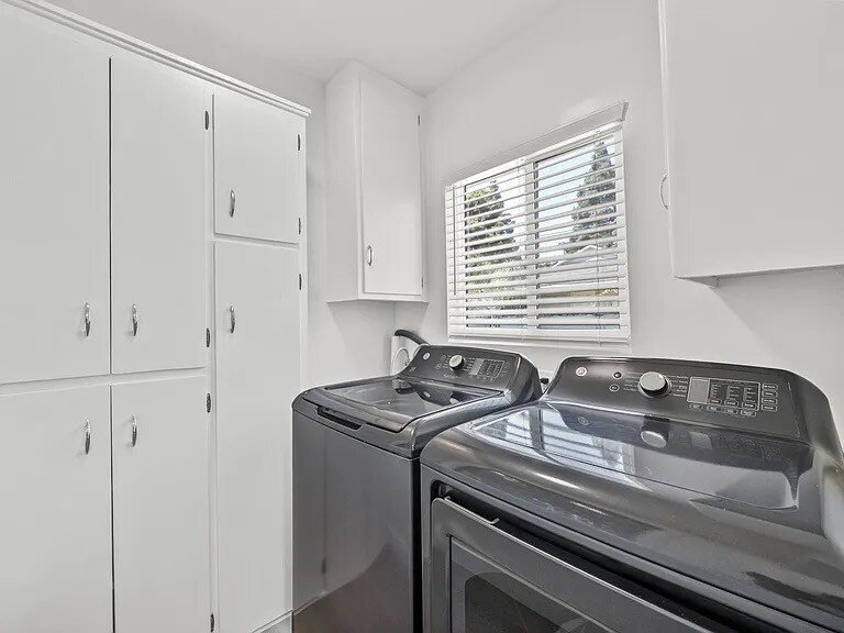 Building Photo - 16049 Tuba St