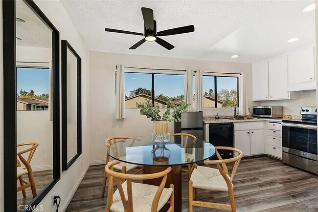 Building Photo - Move-In Ready 2BR | Fresh Paint | Unfurnished & Ready for Your Style