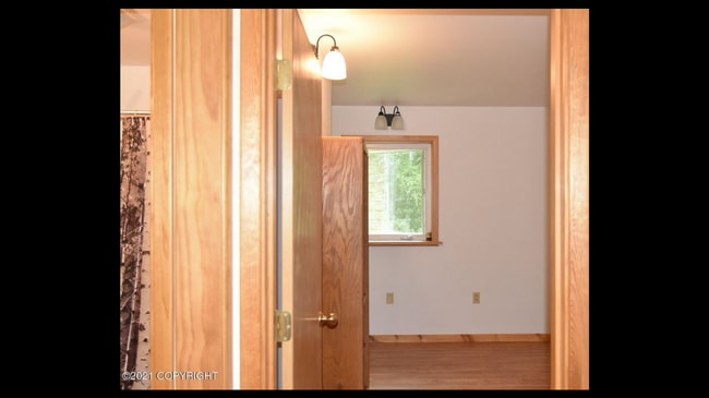 Building Photo - 3BR/3BA Home on 1.9 Acres – Mountain Views...