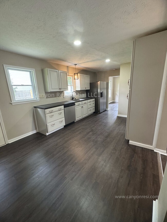 Building Photo - 6556 Rhemish Dr