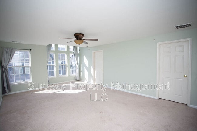 Building Photo - 15 Fawn Ct