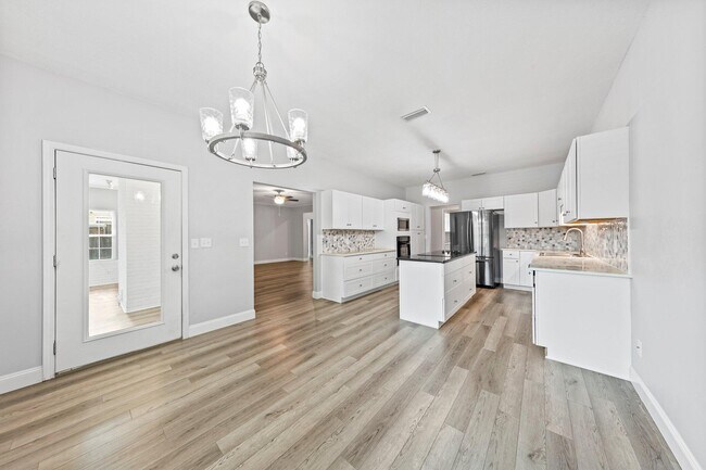 Building Photo - 508 Garden Oaks Cove