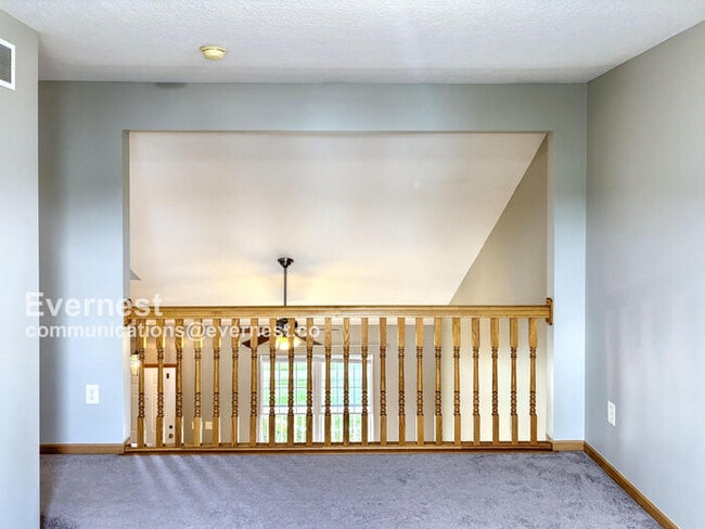 Building Photo - 817 Bent Oak Dr