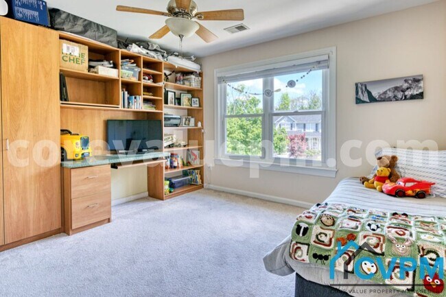 Building Photo - 13017 Weiss Dr