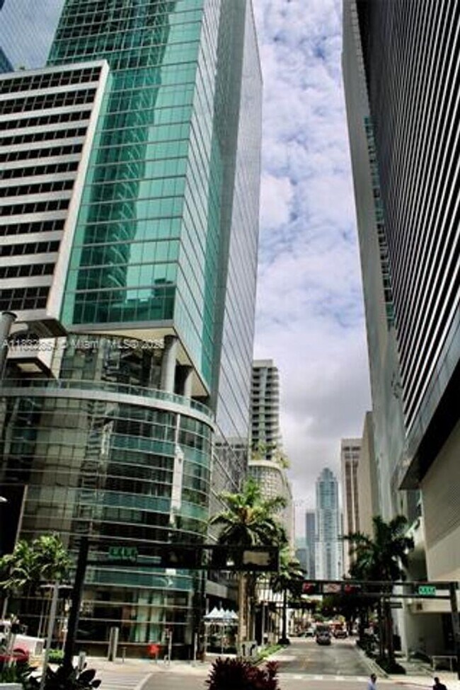 Building Photo - 325 S Biscayne Blvd