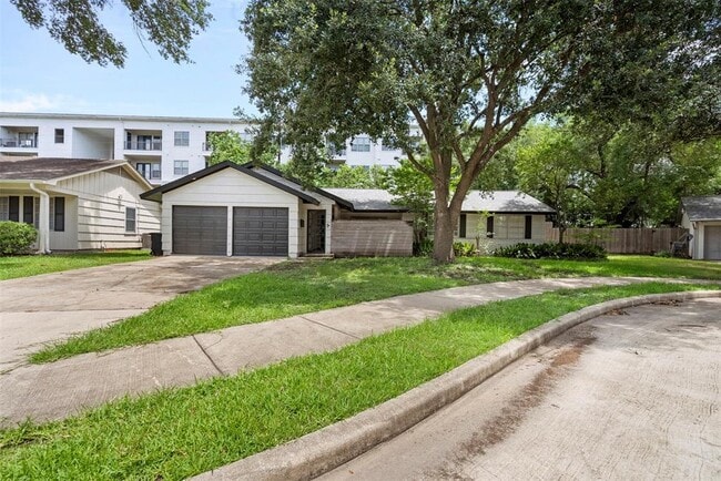 Primary Photo - 5422 Lincrest Ln