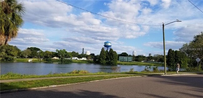 Building Photo - 775 20th Ave N