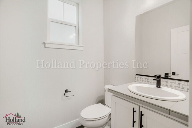 Building Photo - Spacious 3-Bedroom Home with Bonus Room in Desirable South Hillsboro! - Landscaping Included