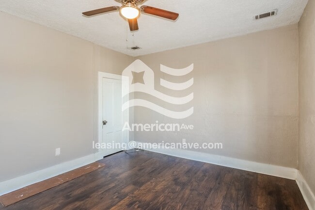 Building Photo - 130 Pelzer St