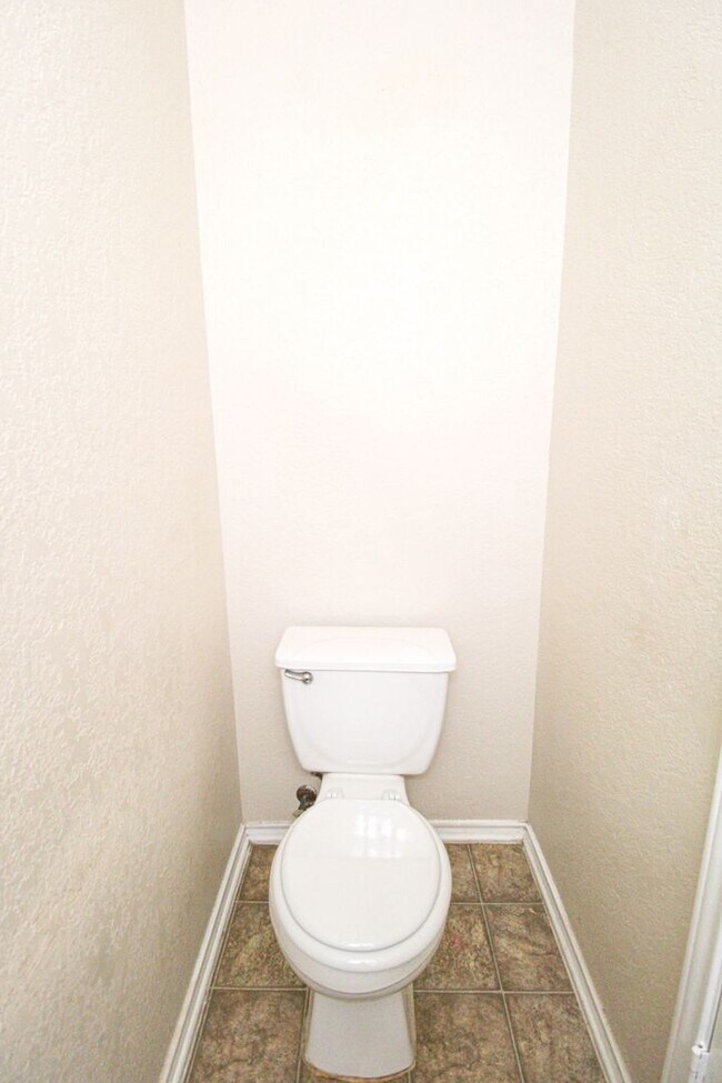 Building Photo - 16122 Branching Oaks