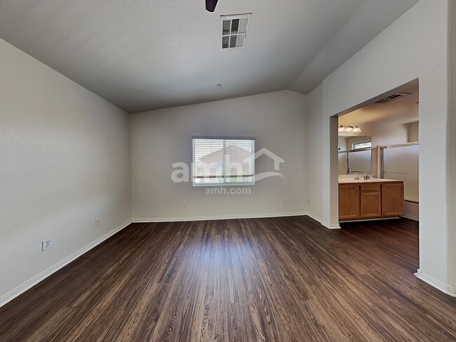 Building Photo - 5676 Orangeroot Ct