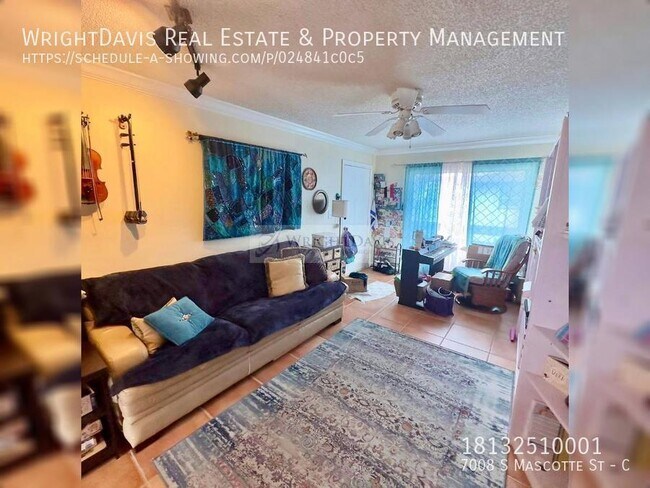 Building Photo - Charming 2/1 in Tampa!