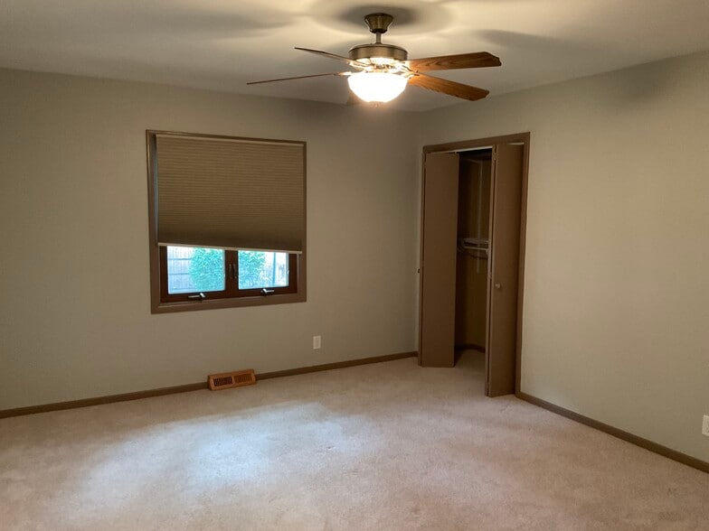 Building Photo - 419 Peachtree Cir