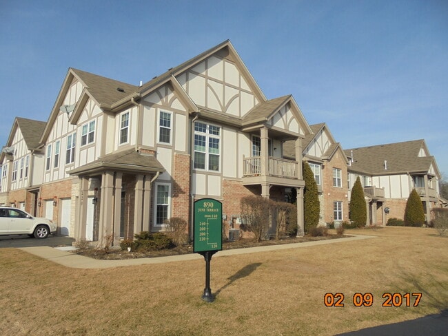 Primary Photo - Lake Zurich Concord Village 2BR/2BA Awesome