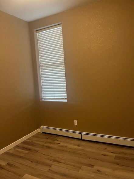 Building Photo - 221 S Washington St