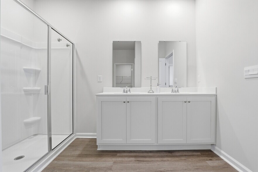 Building Photo - 115 Brooks Dr