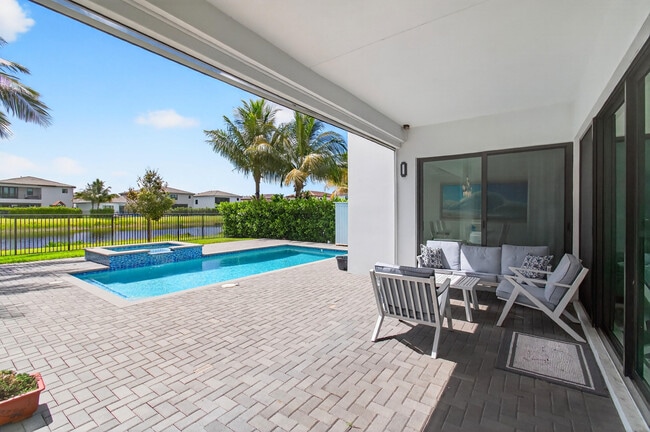 Building Photo - 17222 Blue Bayou Dr