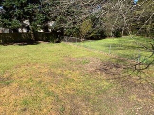 Building Photo - Lovely, Brick Ranch near Historic Duluth!