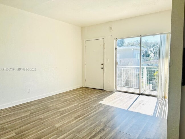 Building Photo - 1951 NE 167th St