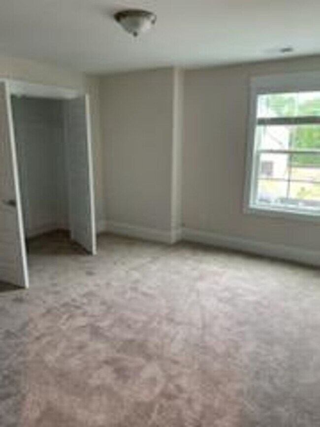 Building Photo - Available Rental located in desirable area...