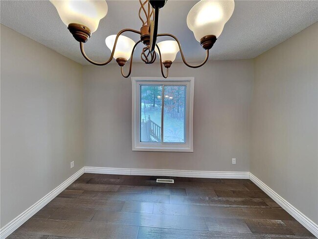 Building Photo - 11893 Dunhill Rd