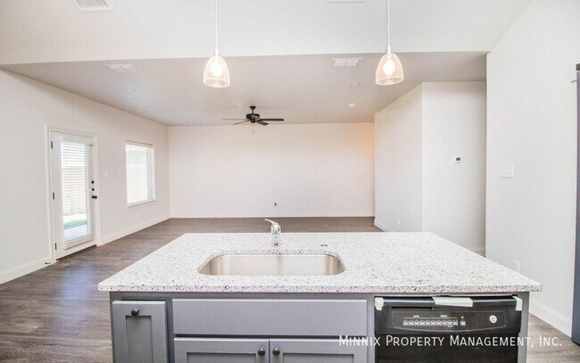 Building Photo - 2011 102nd St