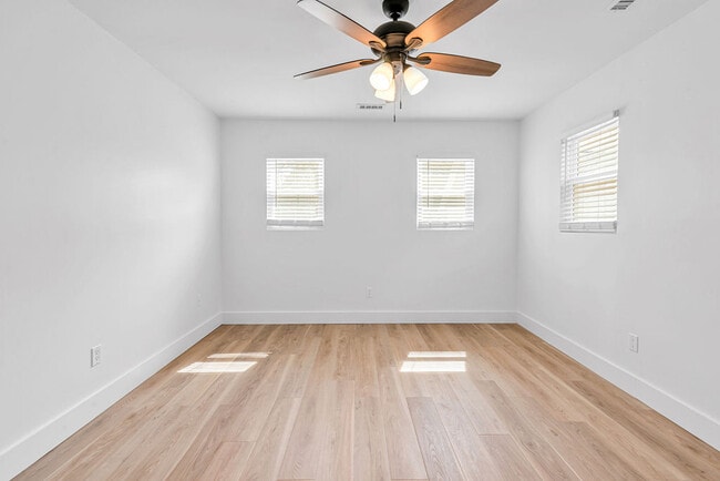 Building Photo - 374 Union Chapel Church Rd