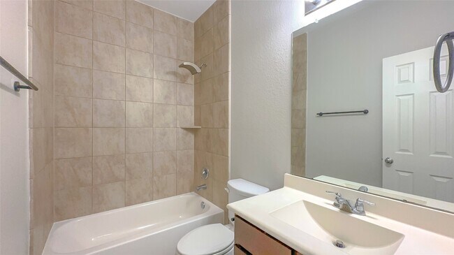 Building Photo - 4106 Mossy Pl Ln