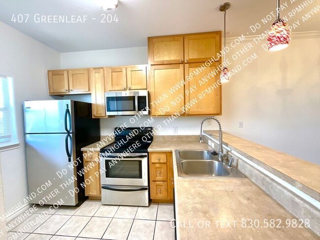 Building Photo - 407 Greenleaf-204