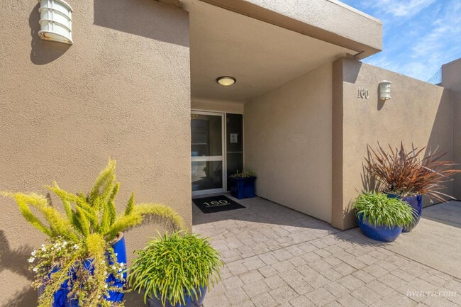 Building Photo - 160 Gardenside Dr